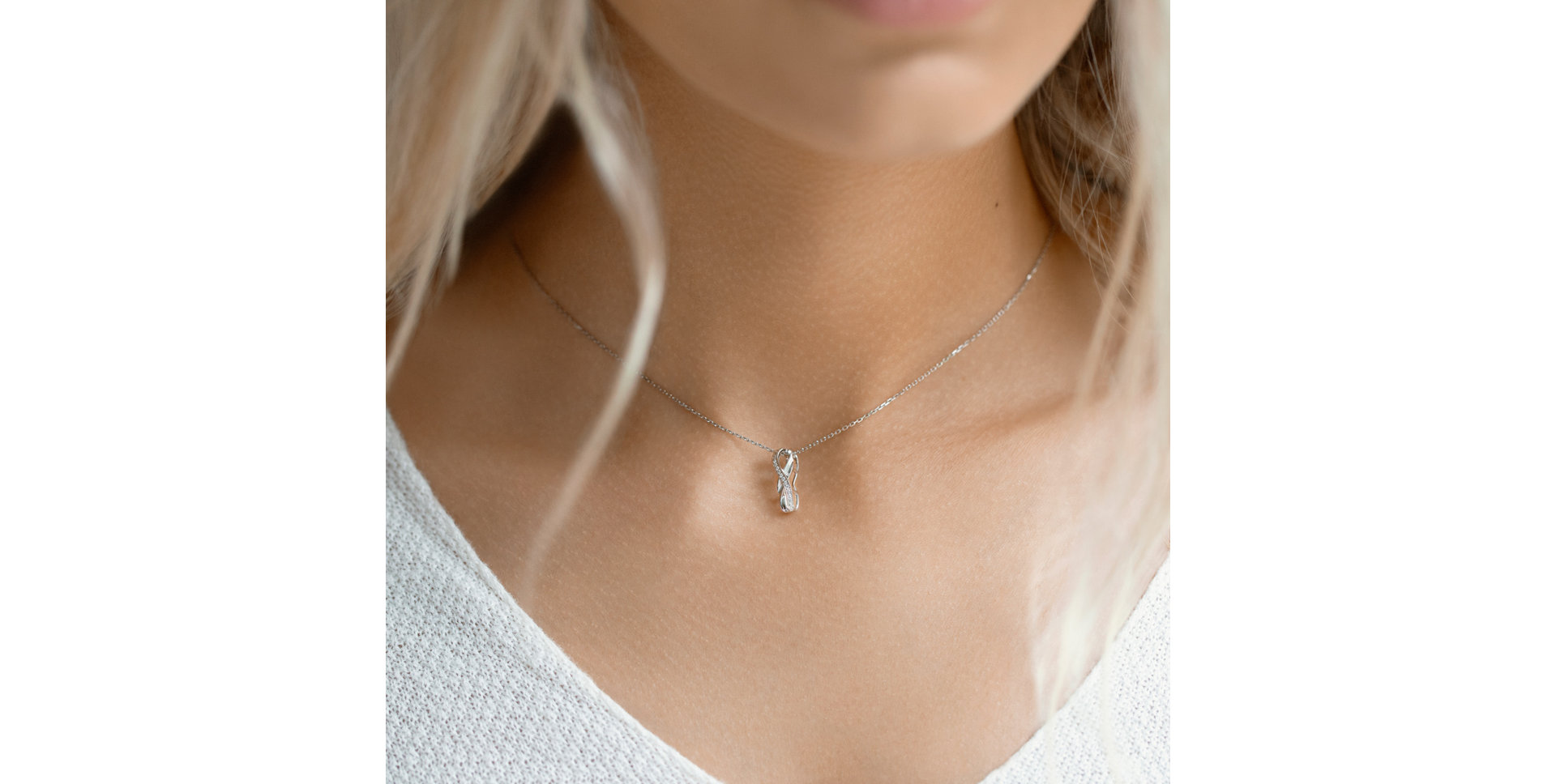 Diamond pendant Sparkling Infinity