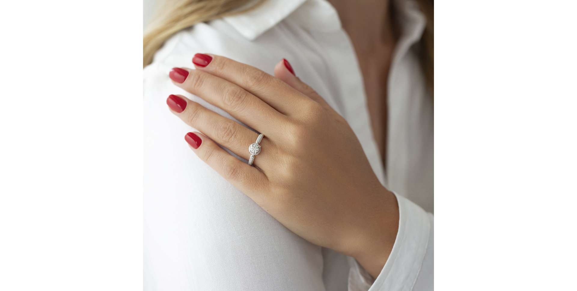 Diamond ring with Tanzanite Isabelle