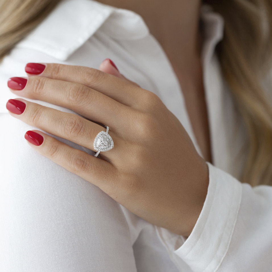 Diamond ring Clotaire