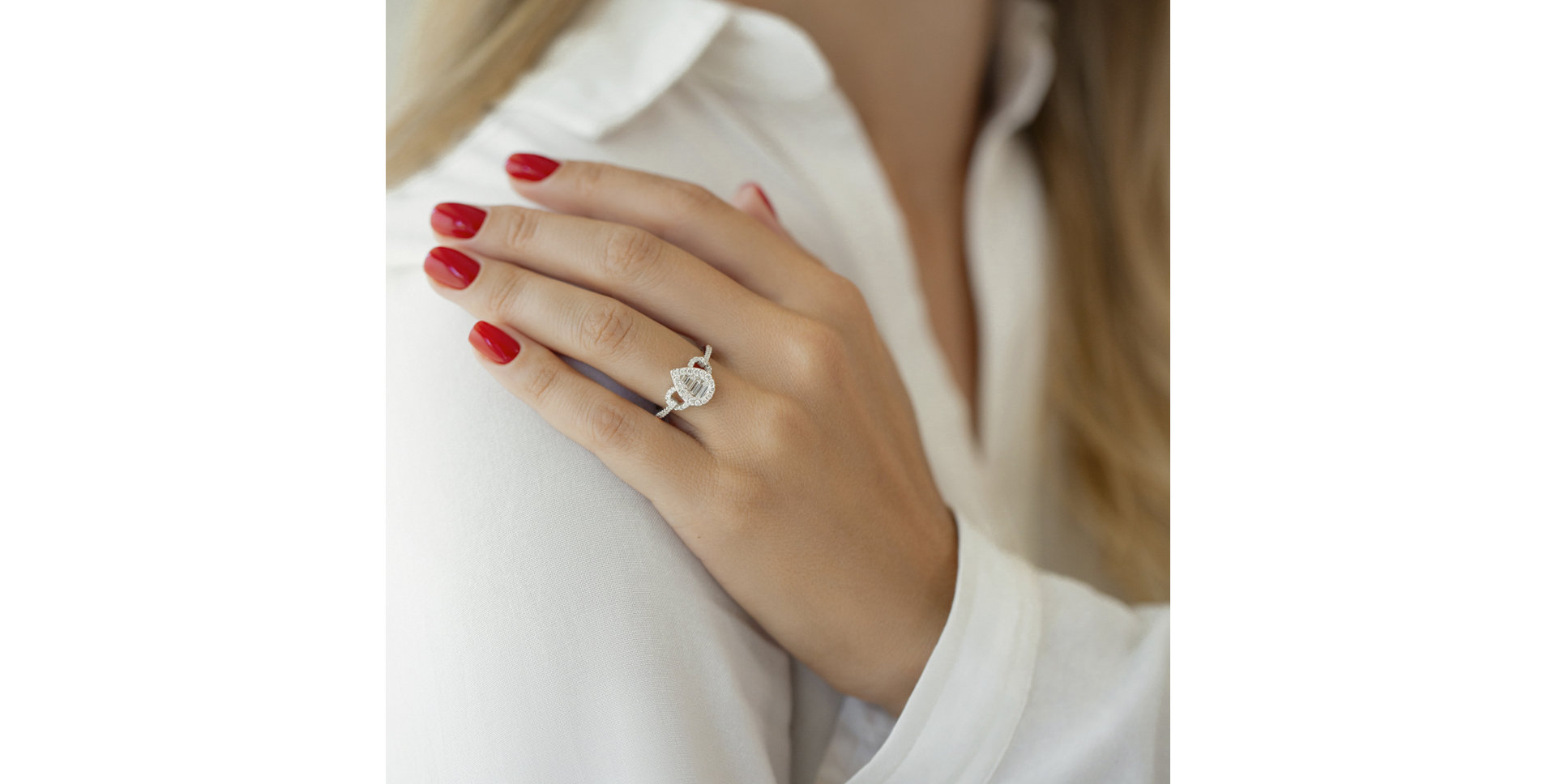 Diamond ring Bumble Bee