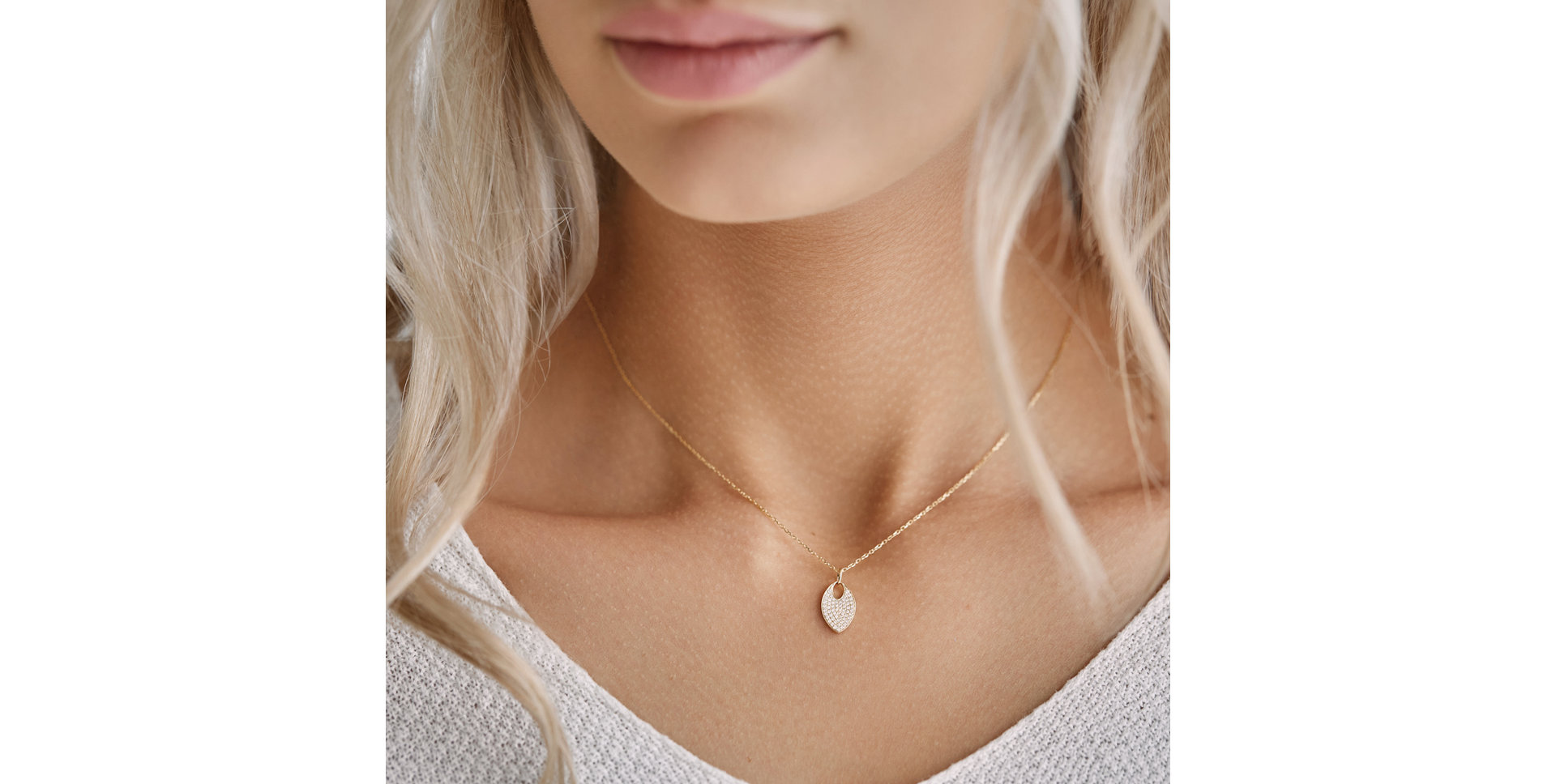 Diamond pendant Endless Tear