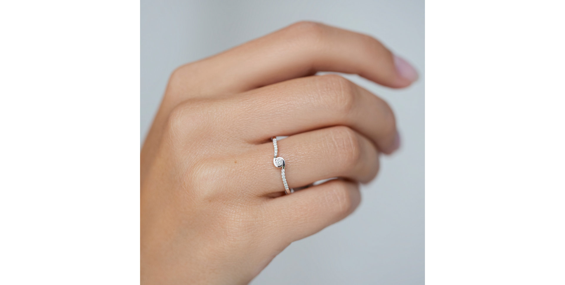 Diamond ring Love Twist