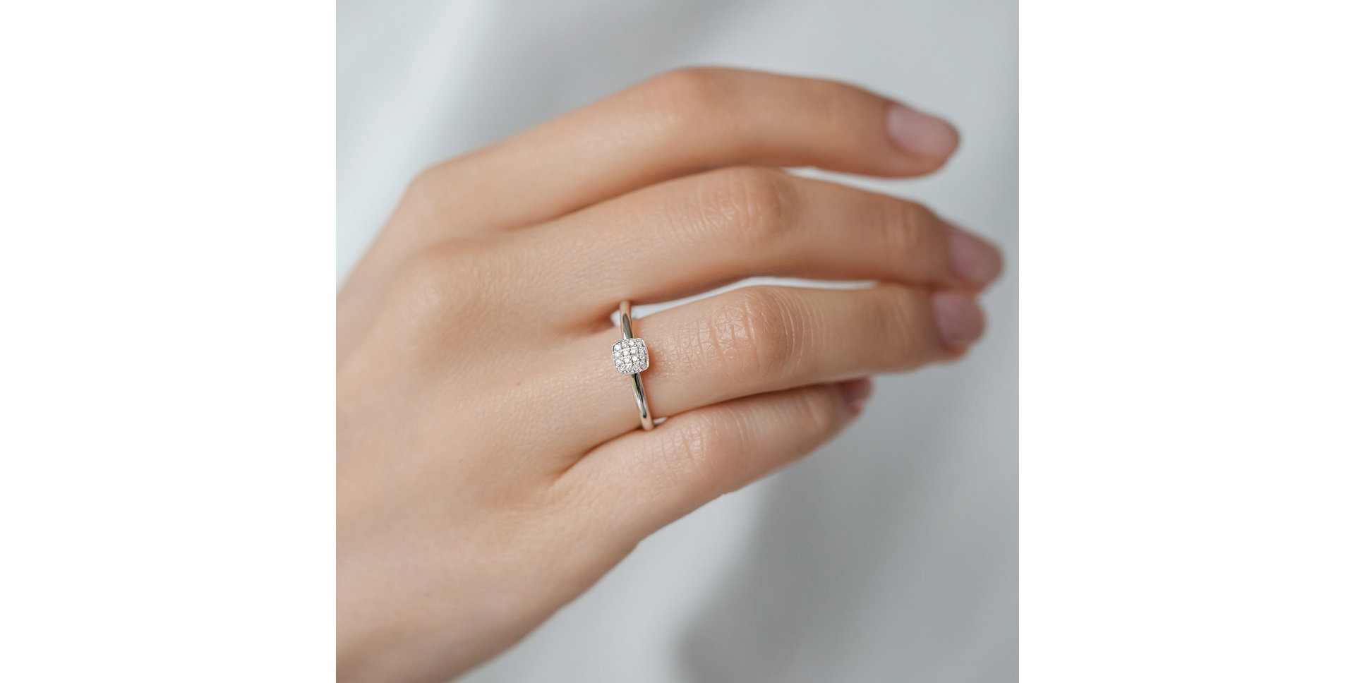 Diamond ring Infinitely Minimalist