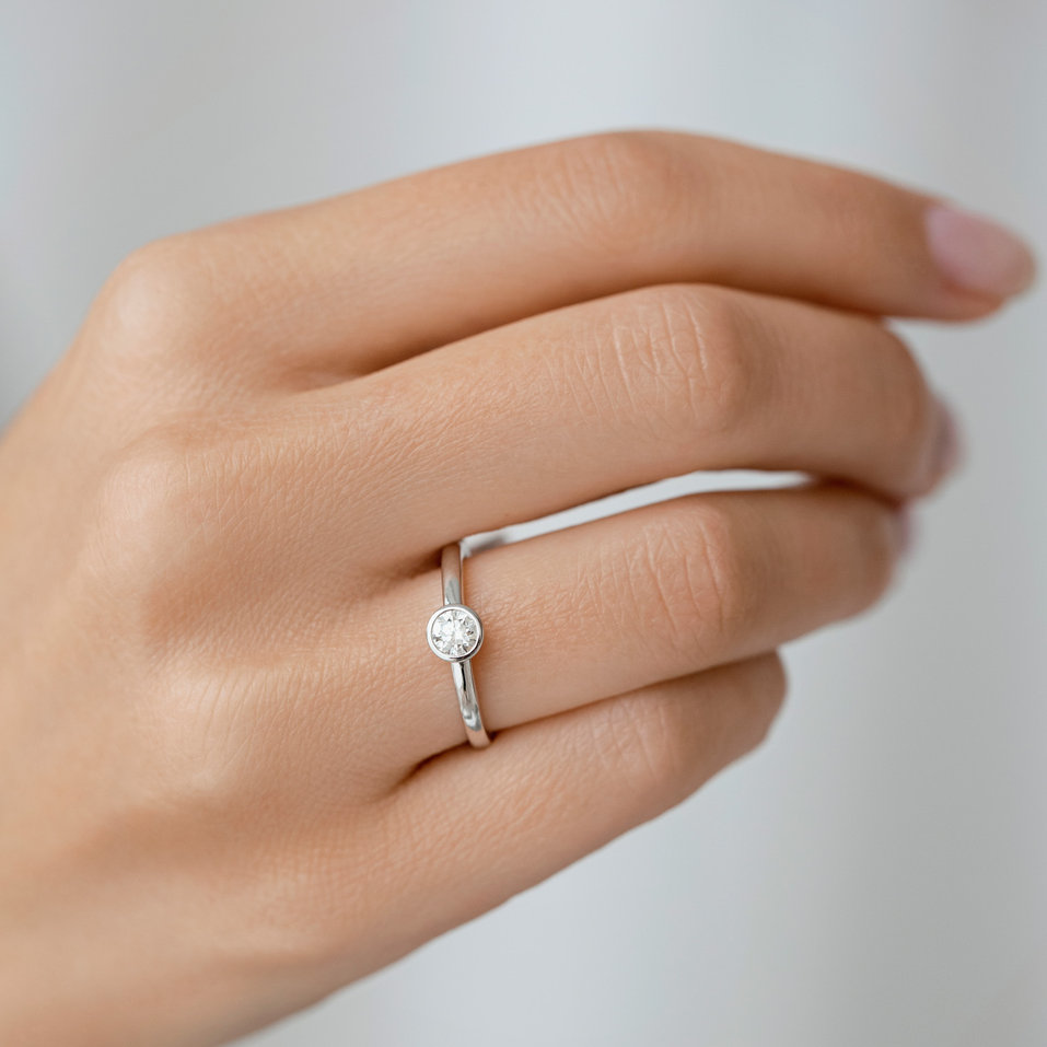 Diamond ring Seductive Glow