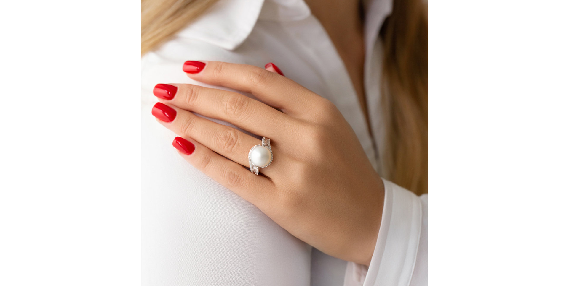 Diamond ring with Pearl Harmony Queen