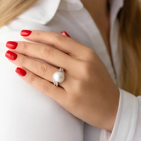 Diamond ring with Pearl Harmony Queen