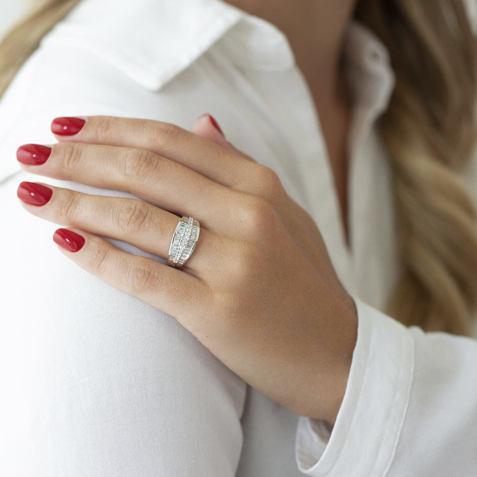 Diamond ring Dear Lady