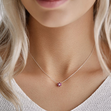 Diamond necklace with Emerald Shiny Flower