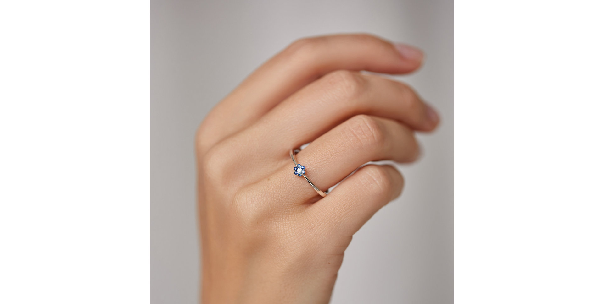 Diamond ring with Sapphire Shiny Constellation