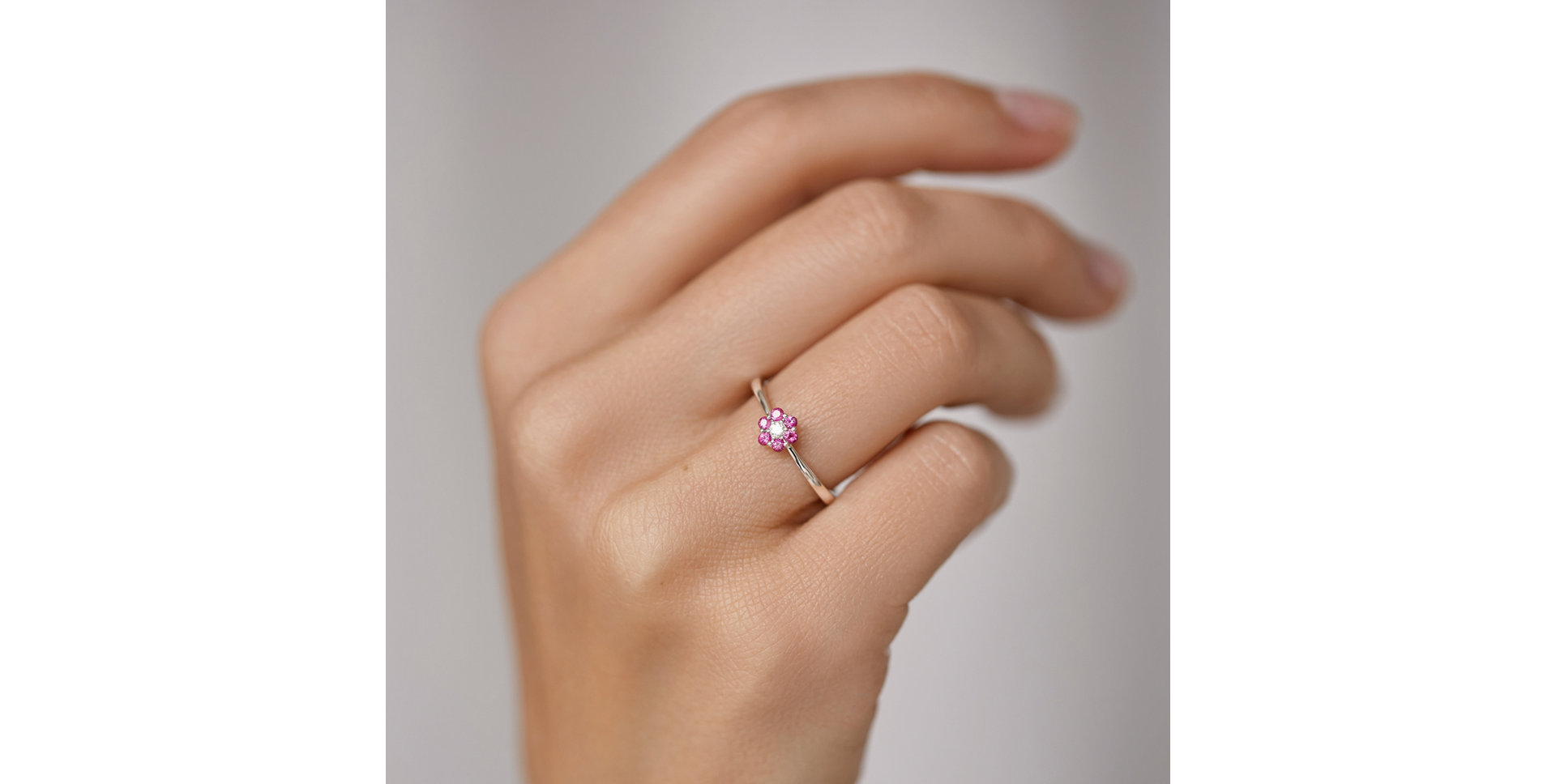 Diamond ring with Sapphire Shiny Constellation