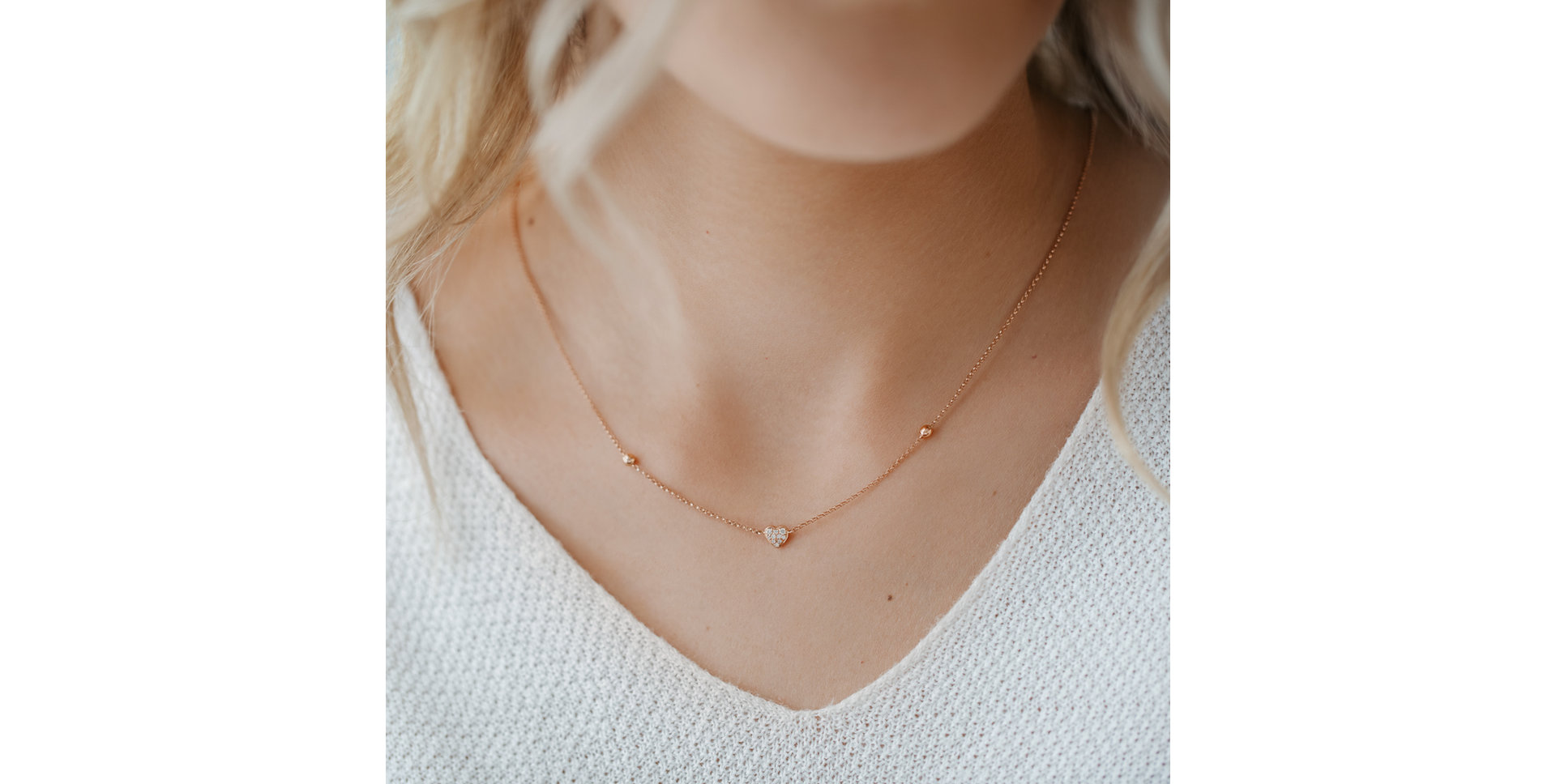 Necklace with black and white diamonds Tender Heart