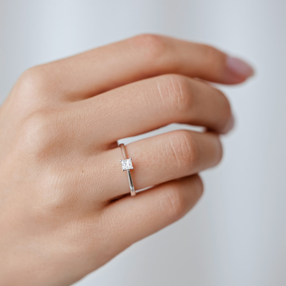 Diamond ring Brilliant Spark