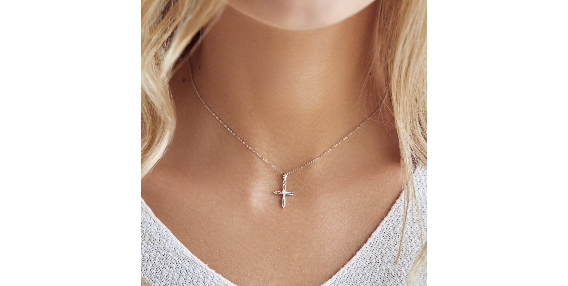Diamond pendant Symbol of Faith