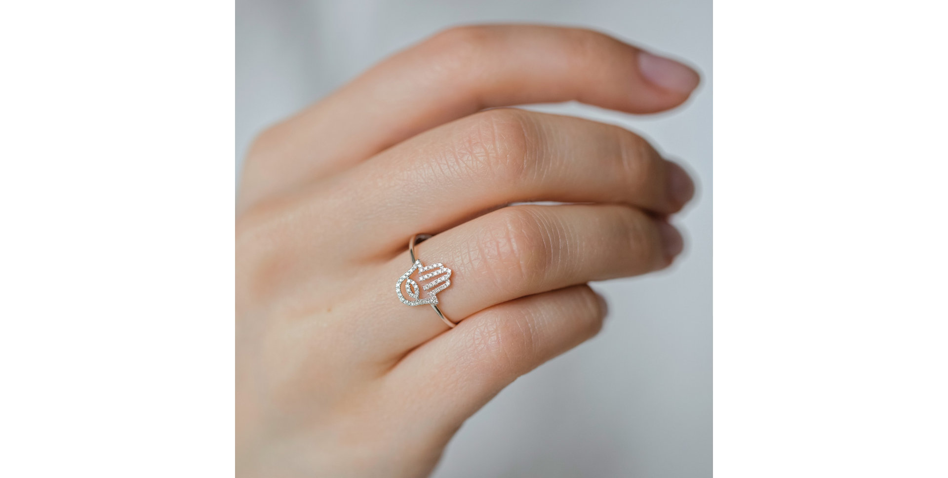 Diamond ring Hamsa
