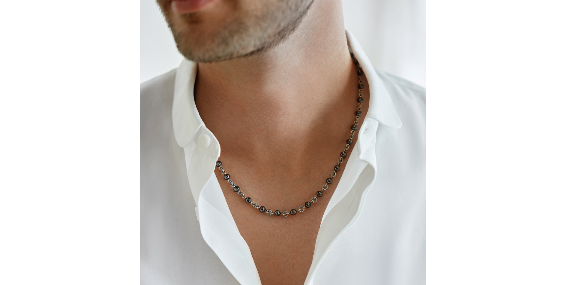 Necklace with black and white diamonds Frozen Night