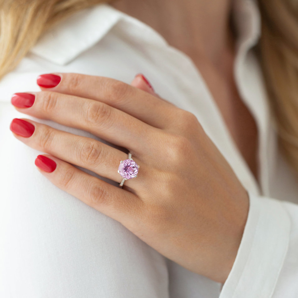 Diamond ring with Kunzite Buddy