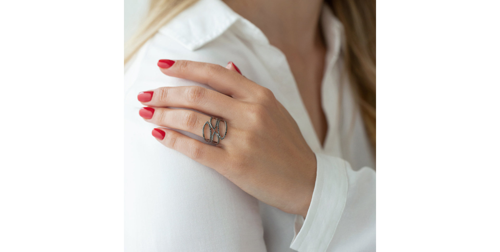 Ring with black diamonds Sun Lure