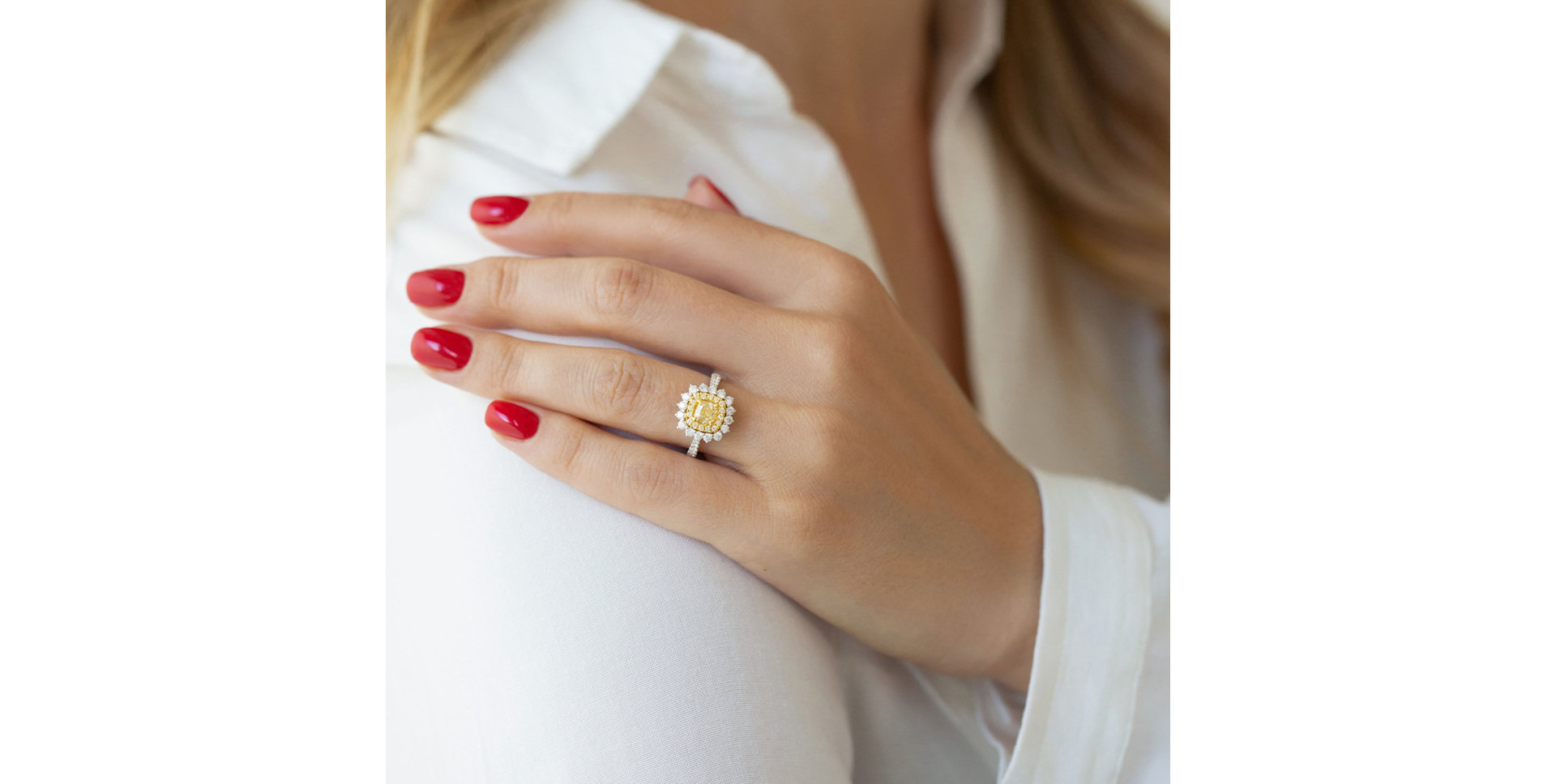 Ring with yellow and white diamonds Radiant Sunshine