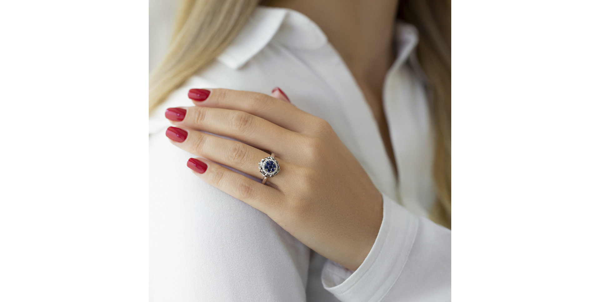 Ring with brown and white diamonds Touch of Heaven