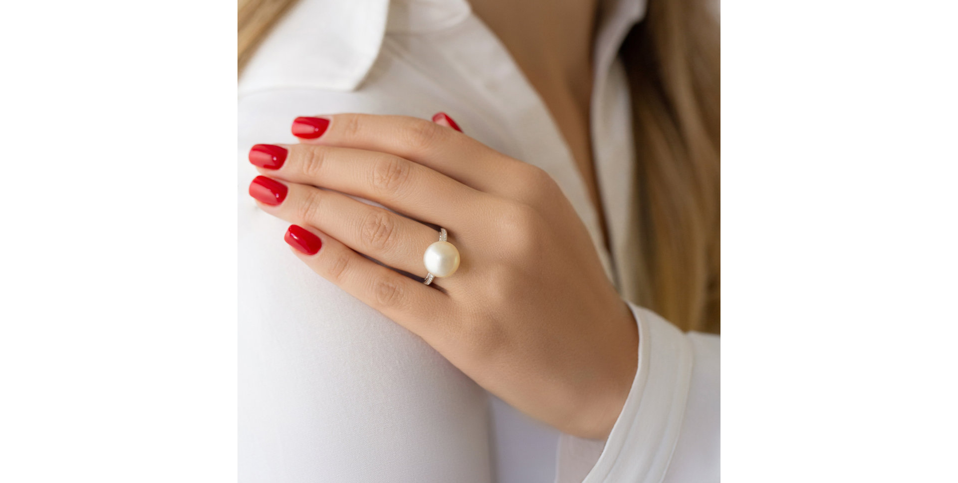Diamond ring with Pearl Magical Shoreline