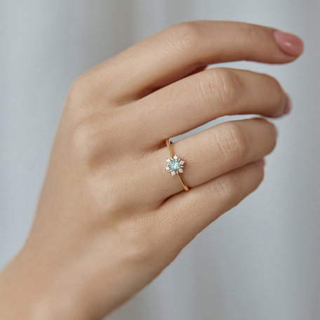 Diamond ring with Topaz Swiss Glowing Starlet