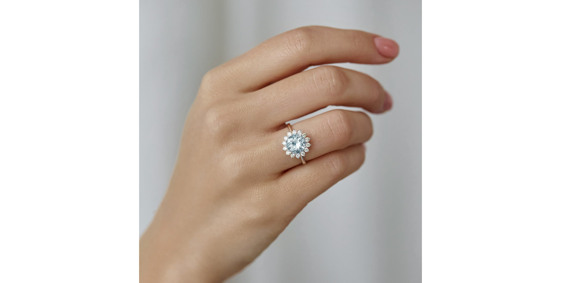 Diamond ring with Topaz London Stellar Sun