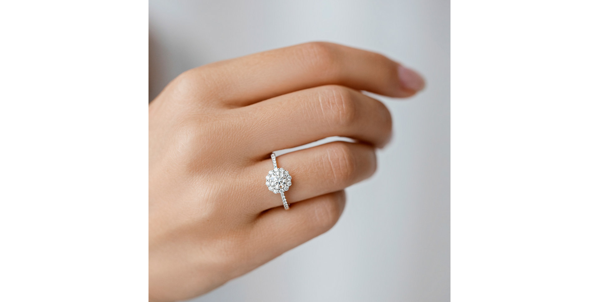 Ring with blue diamonds and white diamonds Dream Sparkle