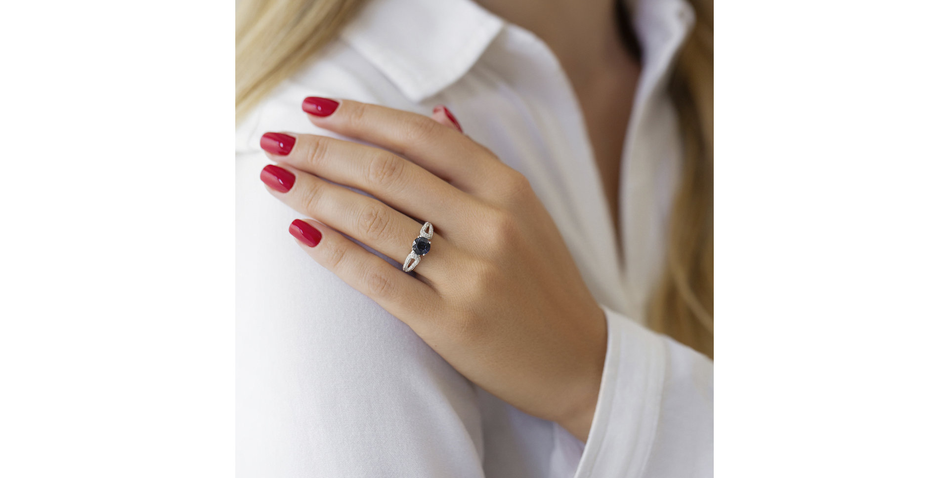 Diamond ring with Sapphire Gentleman's Dream