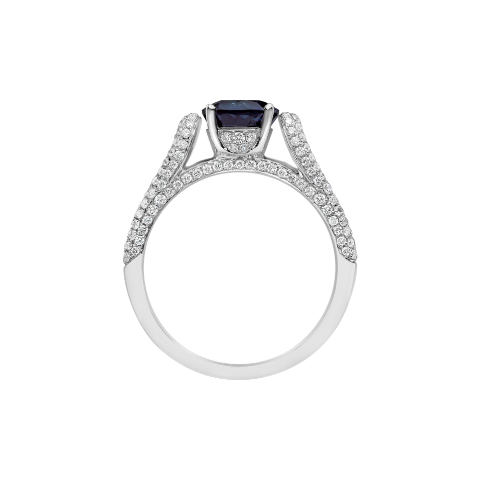 Diamond ring with Sapphire Gentleman's Dream