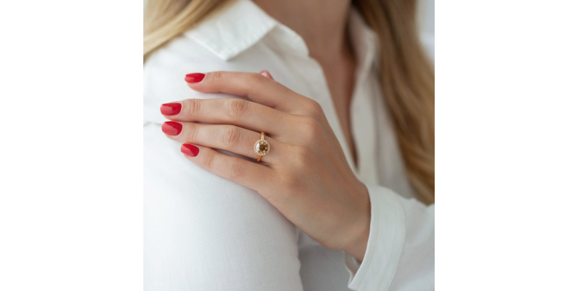 Ring with brown and white diamonds Tucker