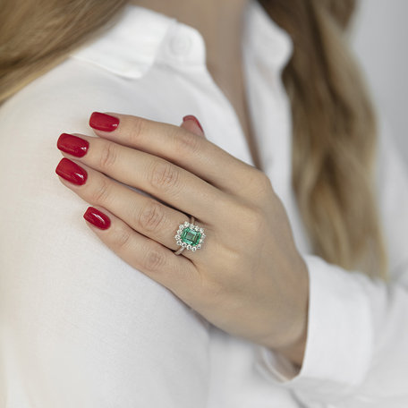 Diamond ring with Emerald Brody