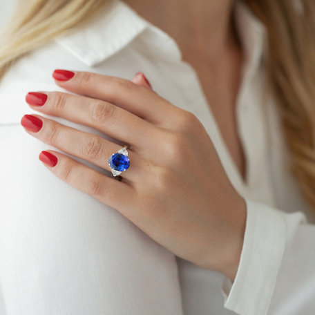 Diamond ring with Tanzanite Terry