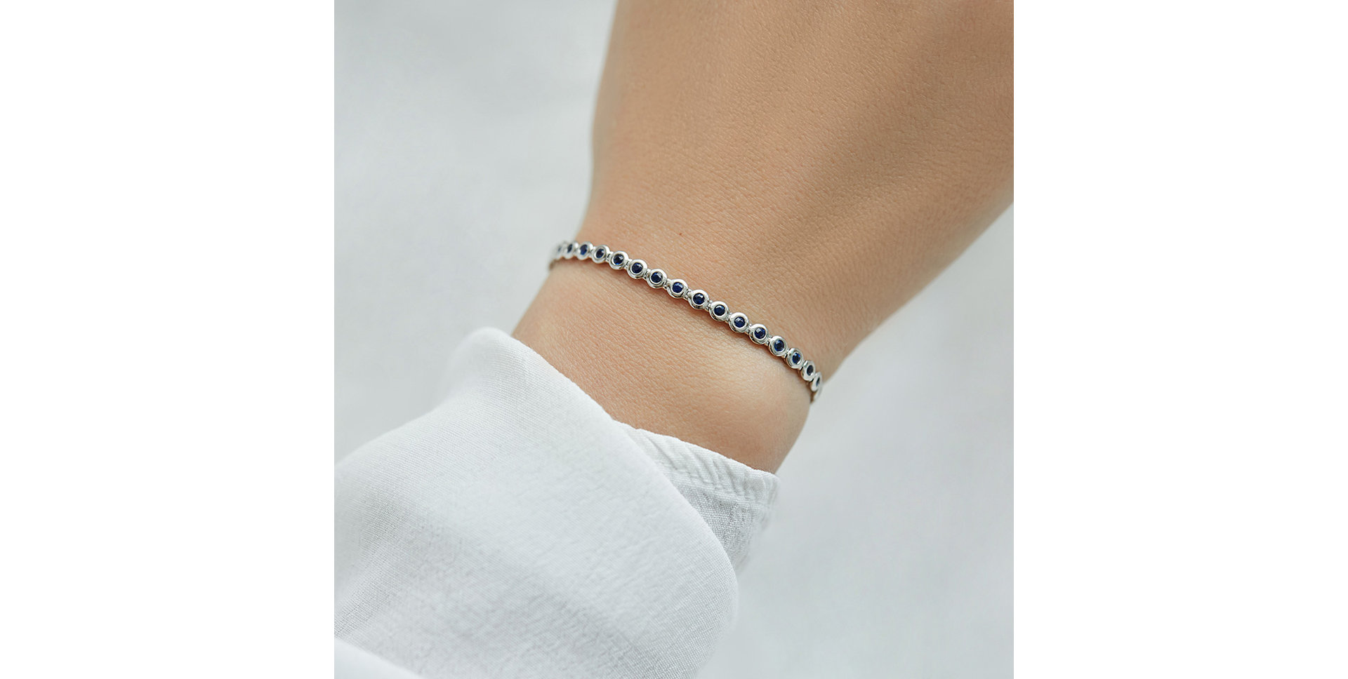 Bracelet with Sapphire Essential Brilliance