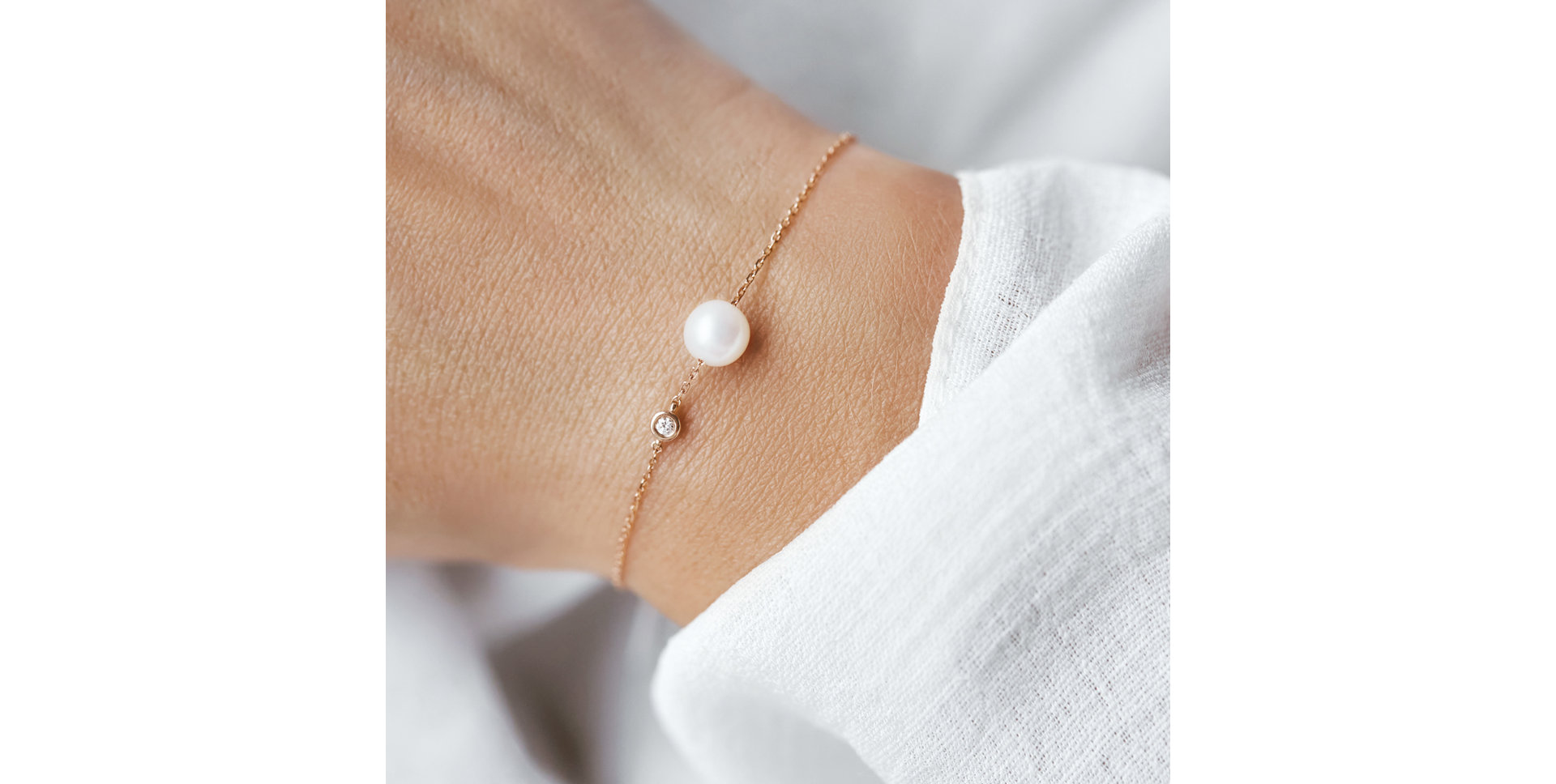 Diamond bracelet with pearl Stunning Lake