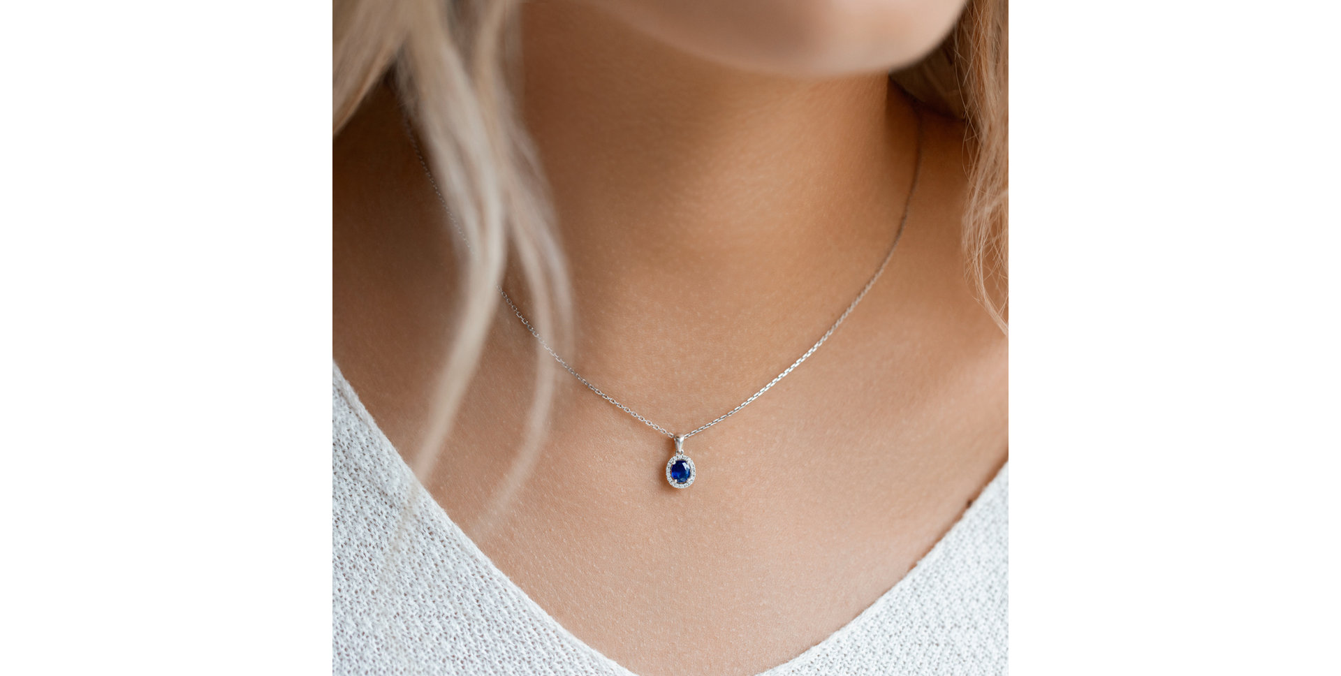 Diamond pendant with Sapphire Princess