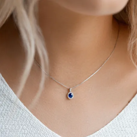 Diamond pendant with Sapphire Princess