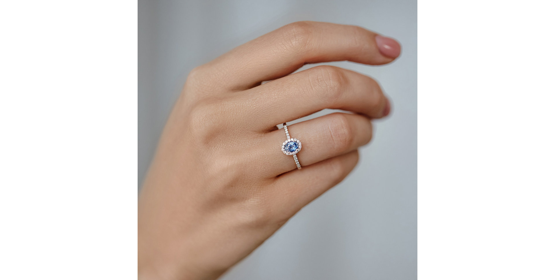 Diamond ring with Sapphire Princess