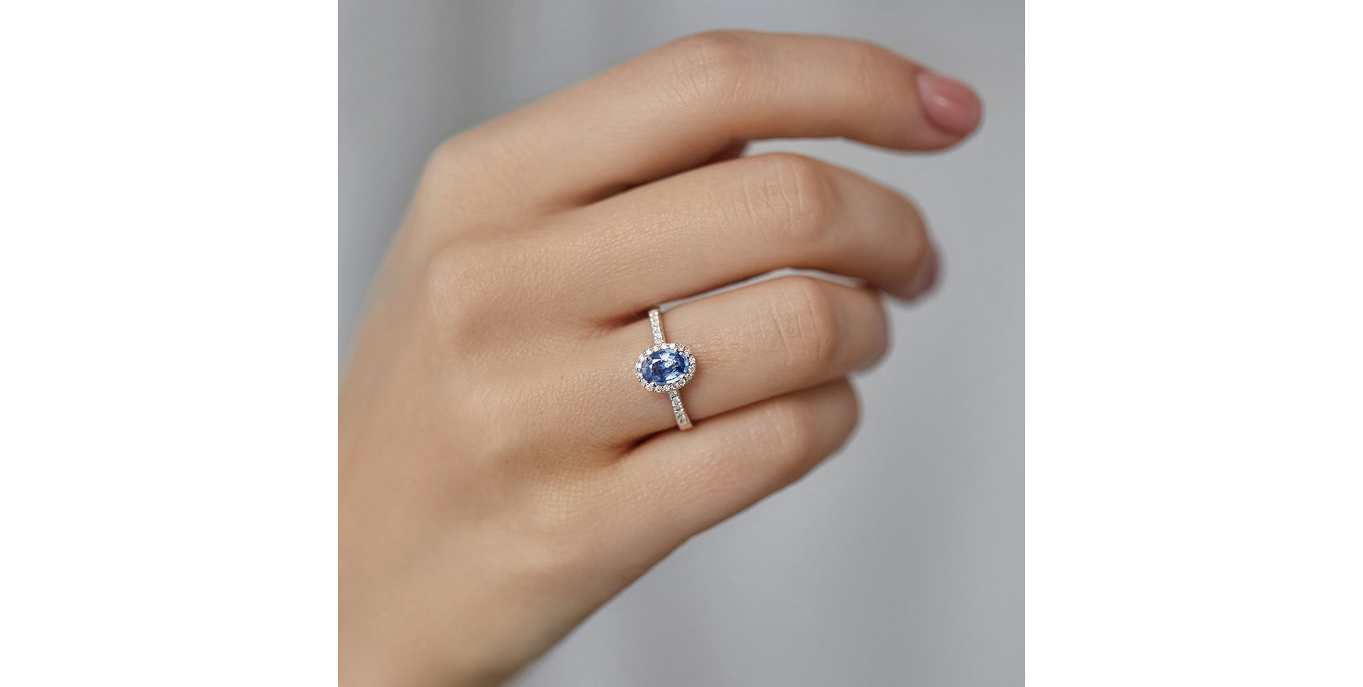 Diamond ring with Sapphire Princess