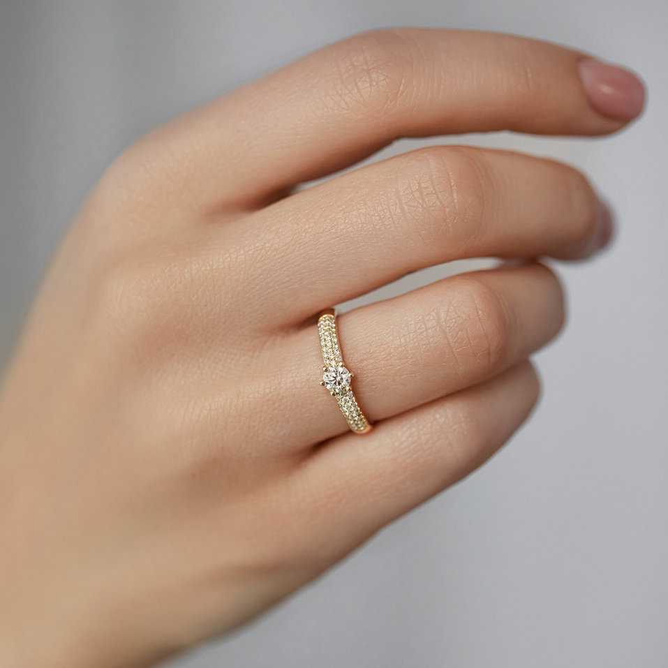 Diamond ring Niedamir