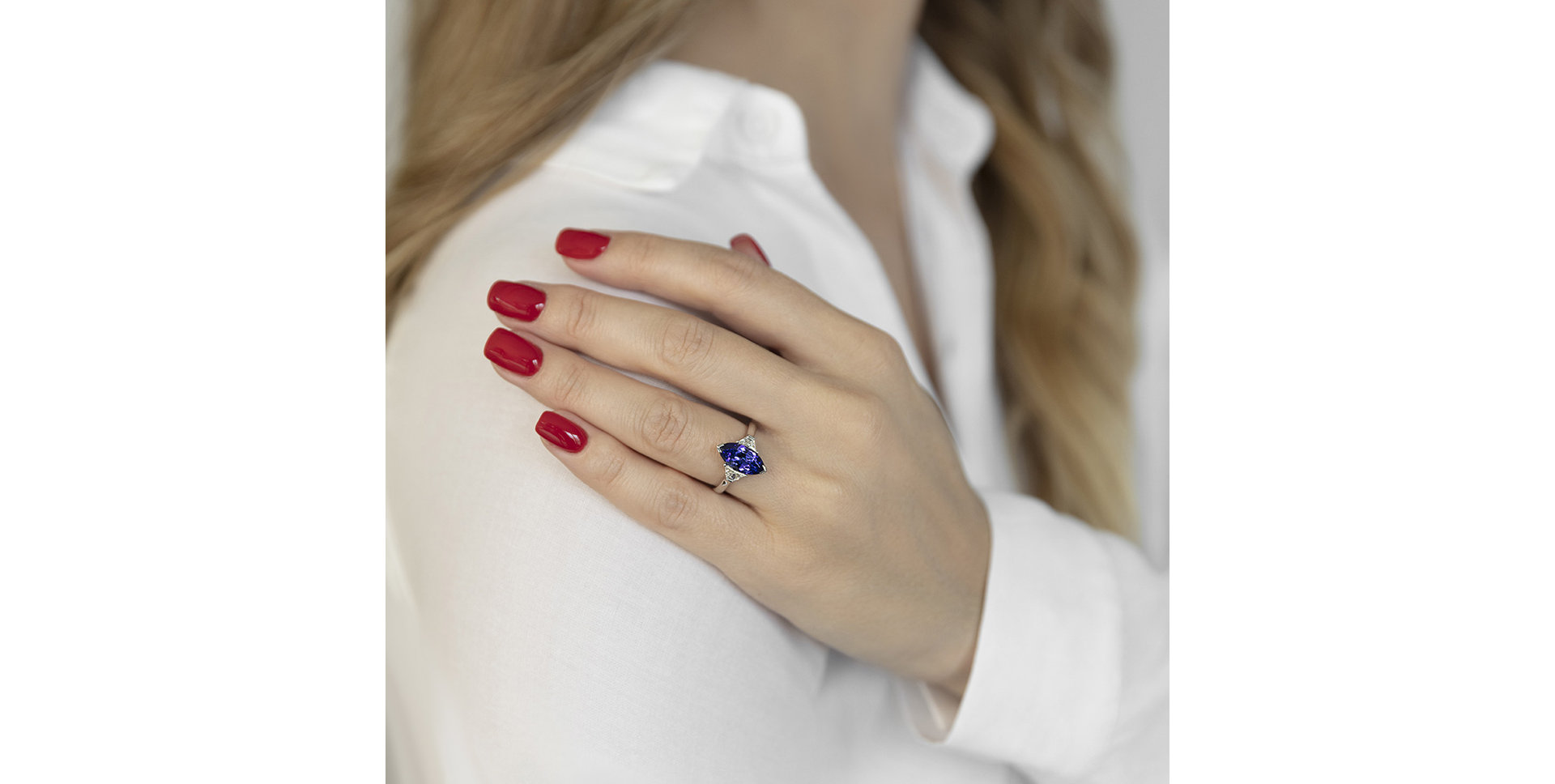 Diamond ring with Tanzanite Faline