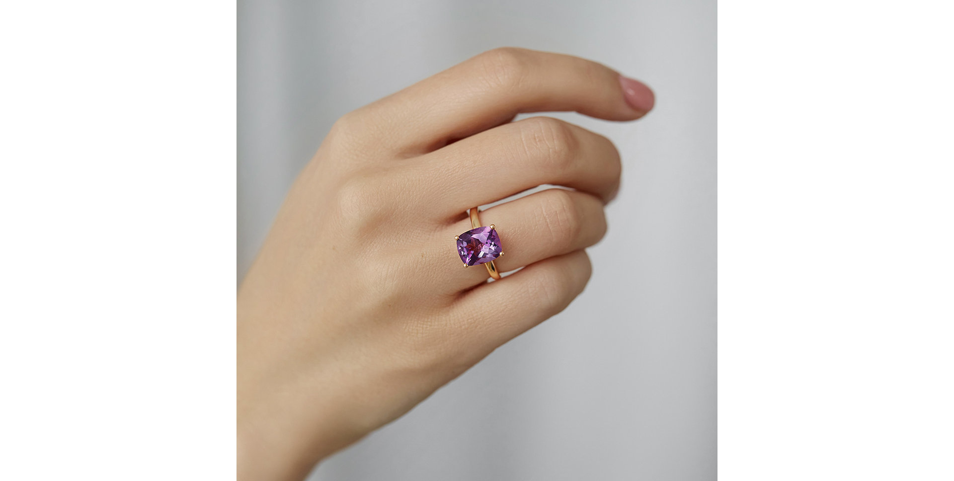 Ring with Rhodolite Bonbon