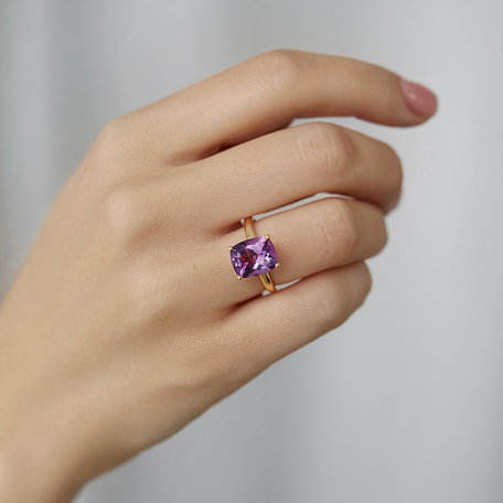 Ring with Rhodolite Bonbon
