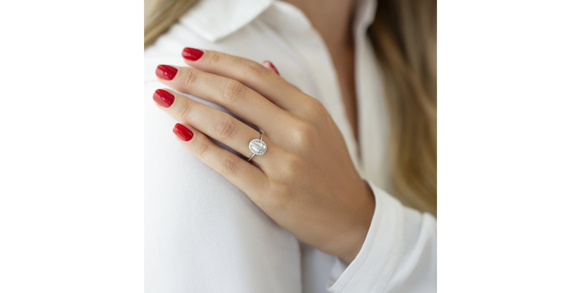 Diamond ring Admiring Sabrina