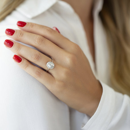 Diamond ring Admiring Sabrina