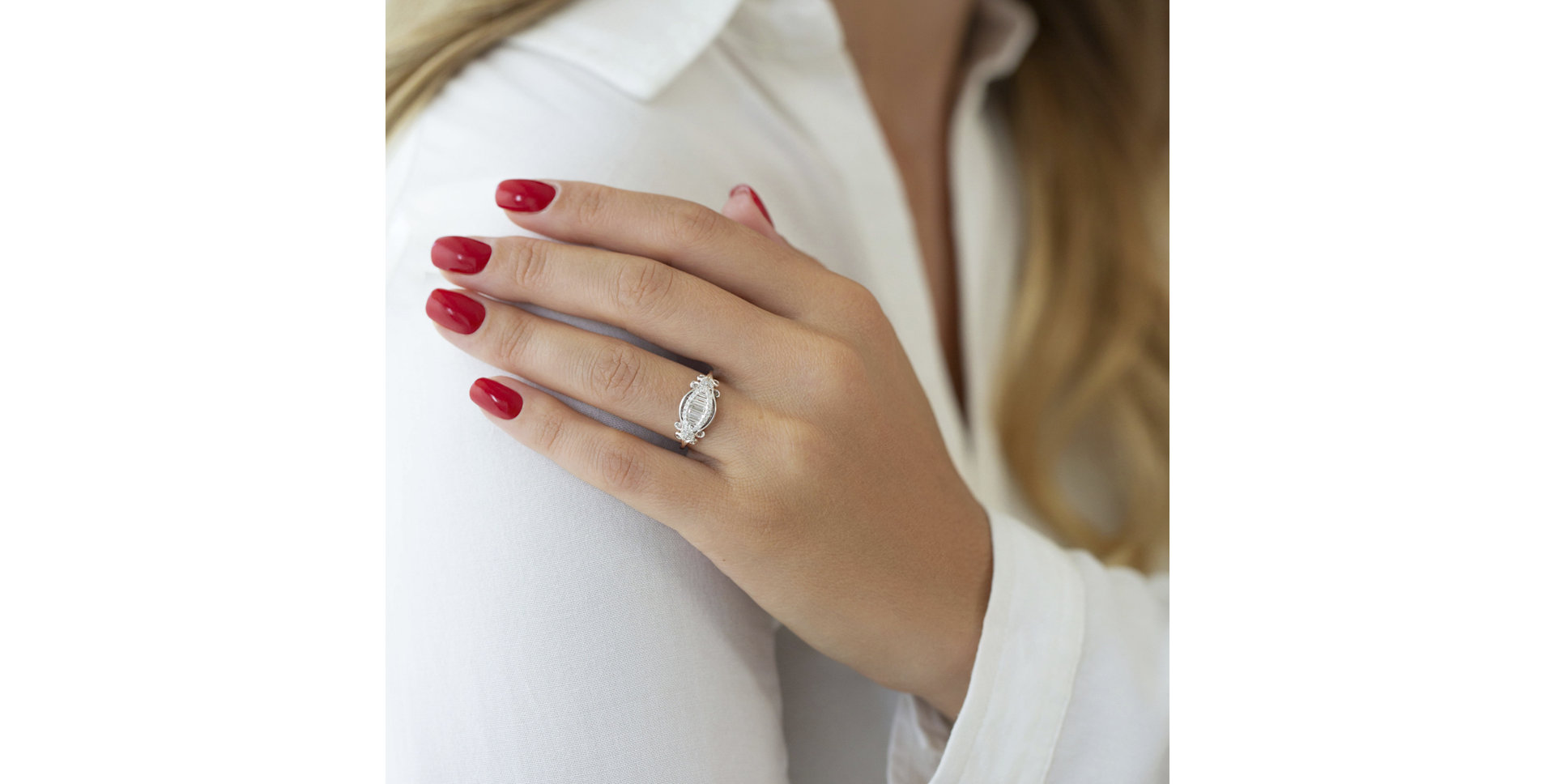 Diamond ring Perpetua