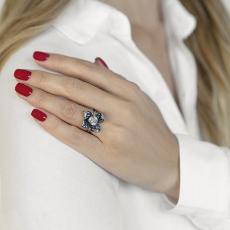 Diamond ring with Sapphire Eurena