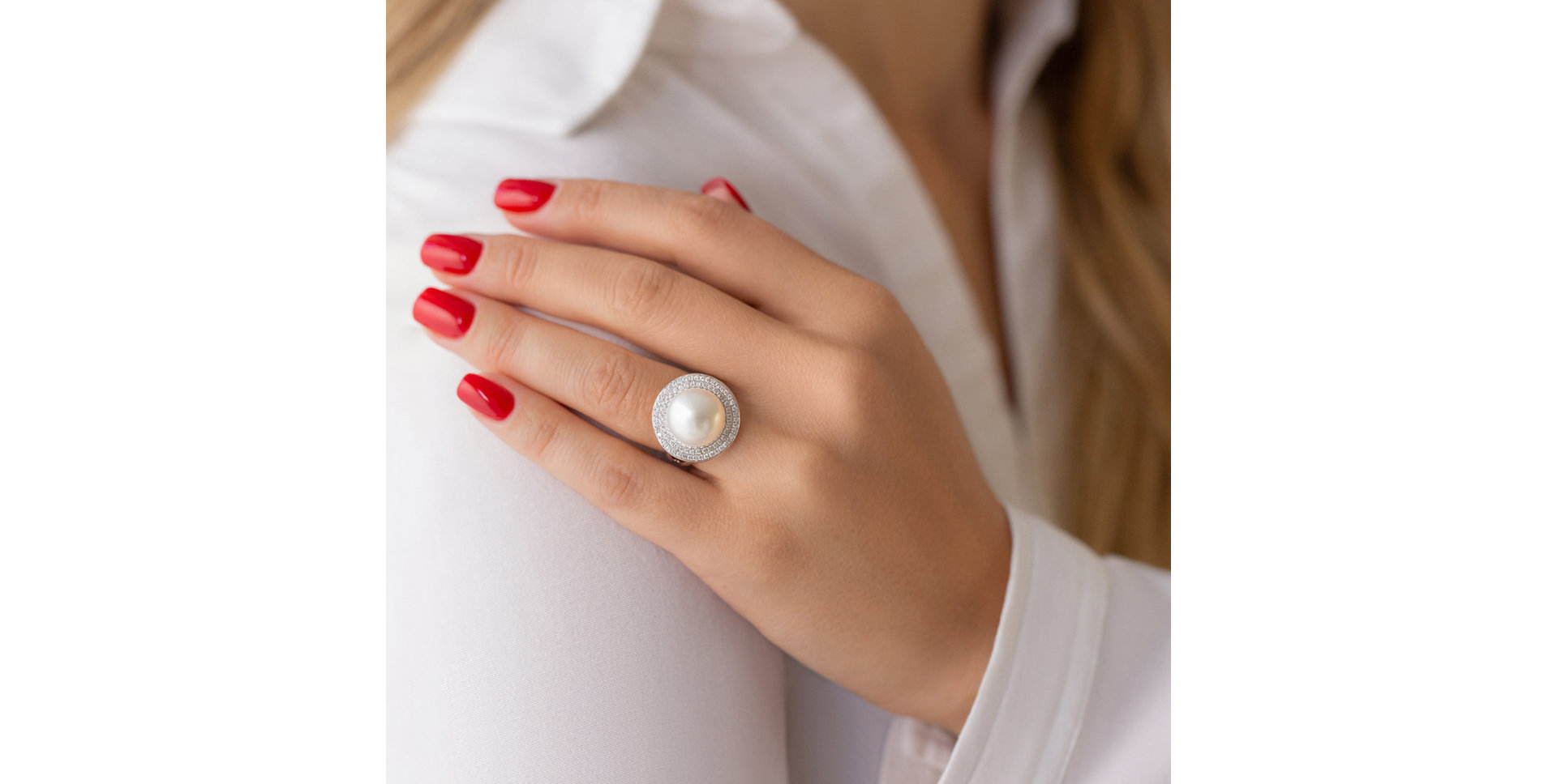 Diamond ring with Pearl Touch Sea