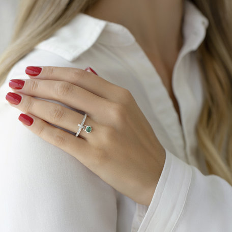 Diamond ring with Emerald Angeline