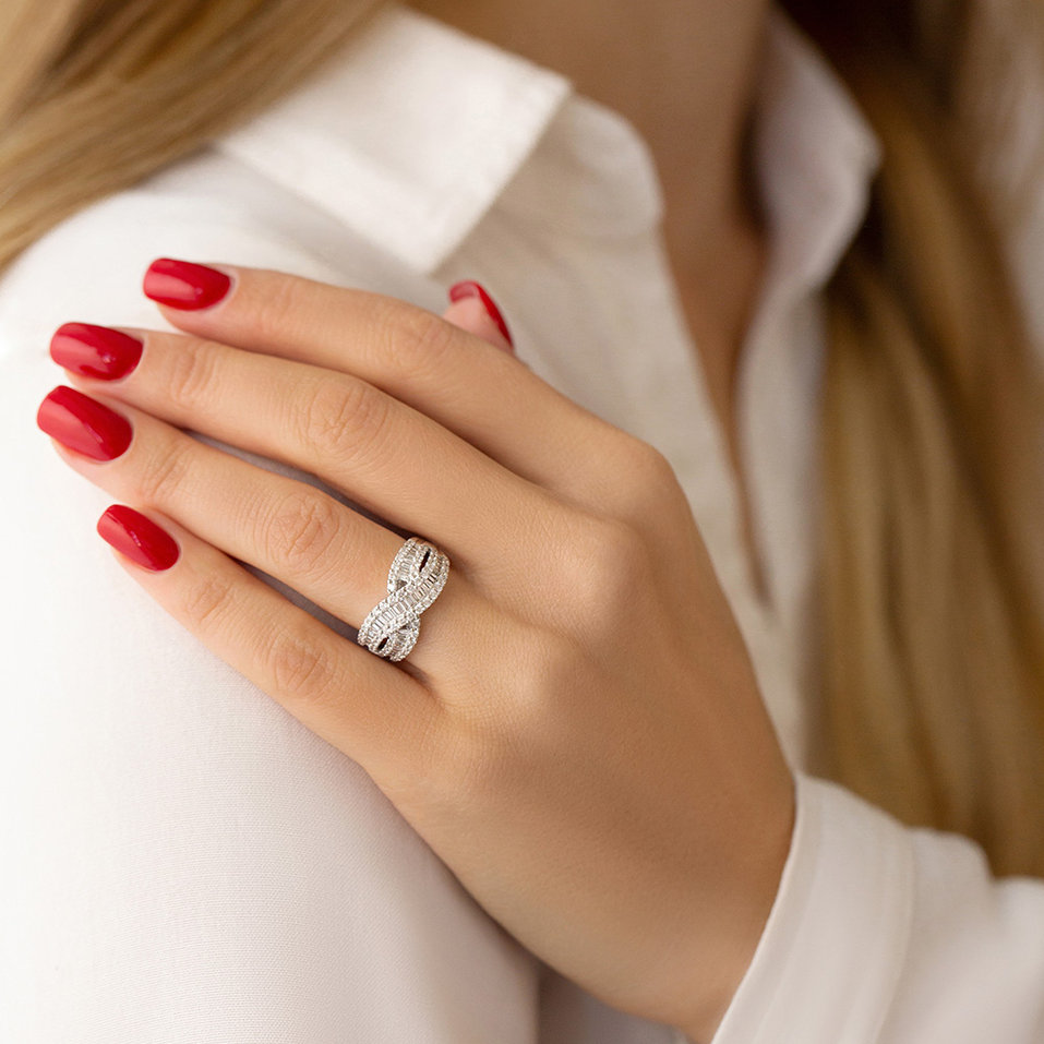 Diamond ring Barbara