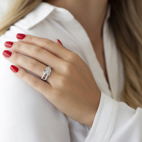 Diamond ring Amber